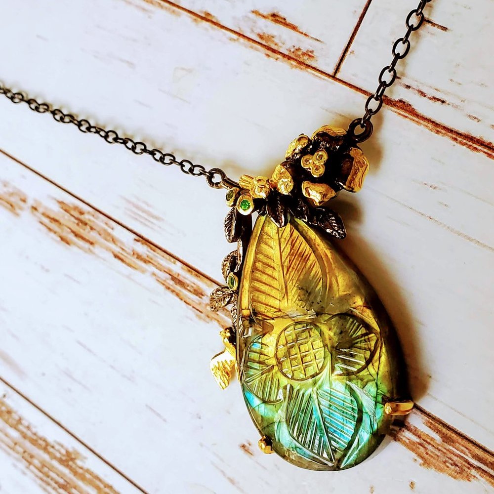 Sterling & 14 kt Botanical Labradorite Pendent - Picture 5 of 5